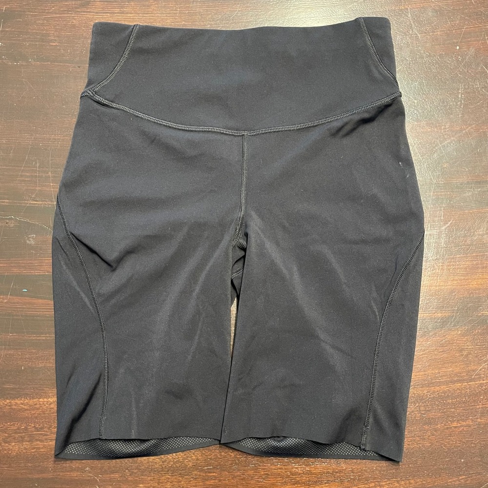 Lululemon Fast and Free High-Rise Short 8 Black Nulux Running Shorts Size 6